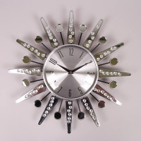 Часы металлические с стразами D-40 см. 8717