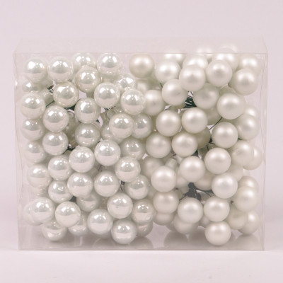 Шарики стеклянные 2 см. белые перламутровые (12 пучков-144 шарика) 44625