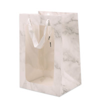 Бумажная белая мраморная сумочка для цветов с прозрачным пластиковым окошком (12 шт.) 39196