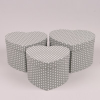 Комплект сірих коробок для квітів Серце в білий горошок 3 шт. 39889
